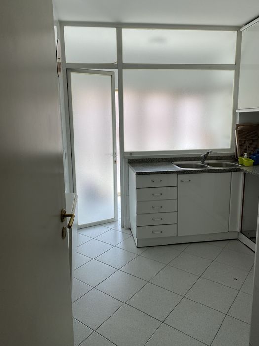 Alugo T2+1 Duplex com garagem Guimaraês/ Azurem
