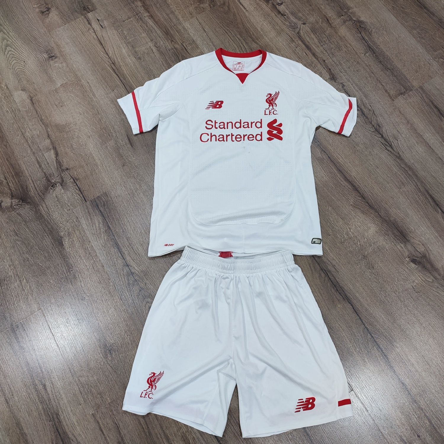 Форма Liverpool футболка шорти New Balance розмір S