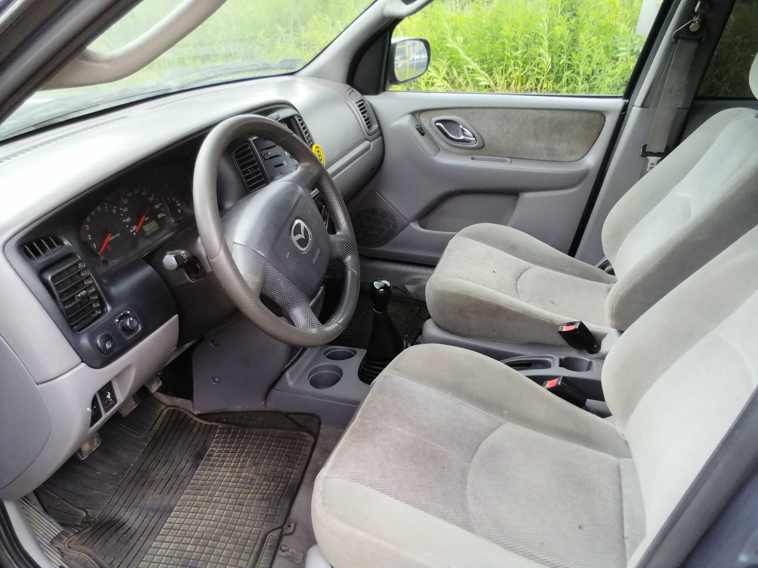Mazda Tribute 2001 R 2.0 b