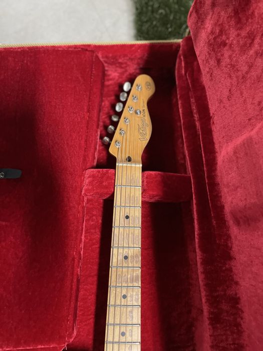 Vintage Icon V52MRBS Distressed Butterscotch