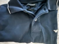 Polo azul da Armani