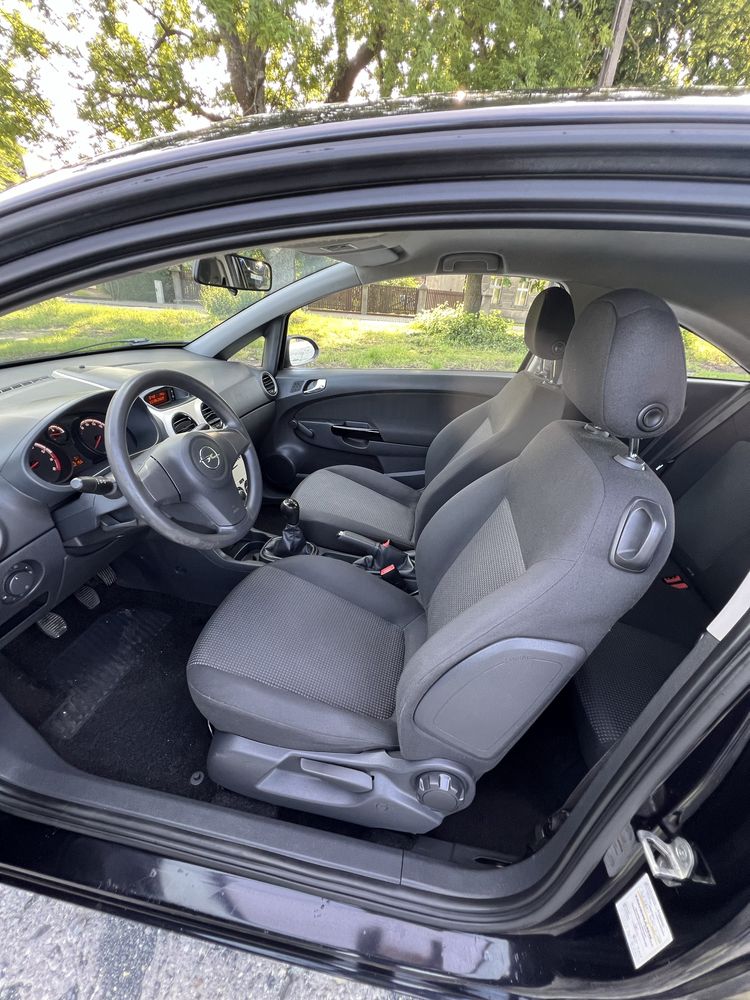Opel Corsa 1,2 benzyna rok 2009
