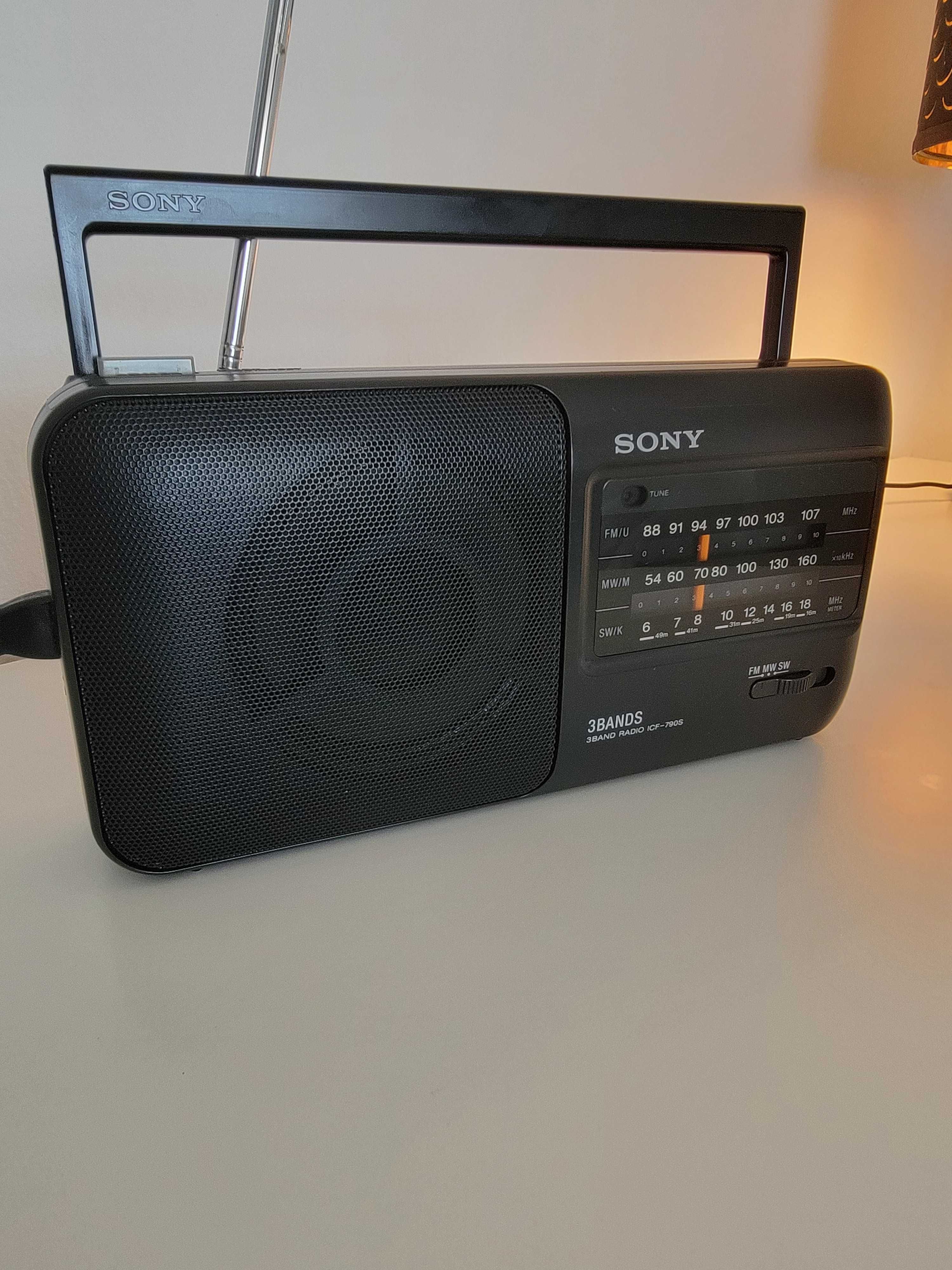 Радиоприемник  Sony модель ISF 790S