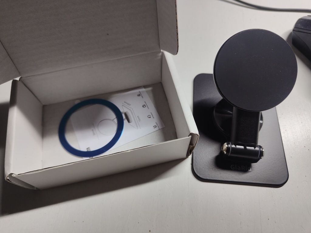 Magnetyczny stojak na telefon komórkowy GlaRid B855