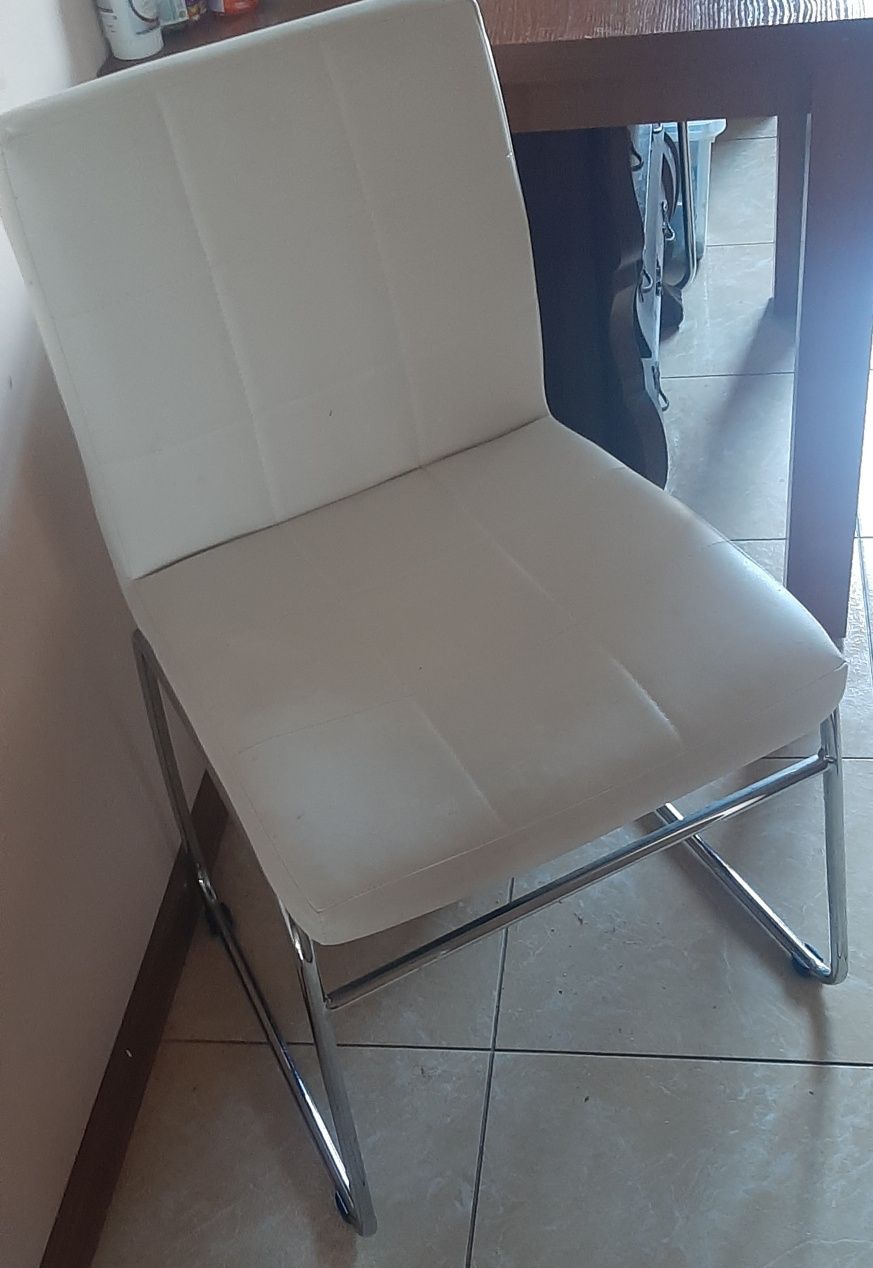 Krzesło kuchenne biale