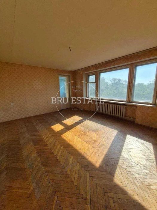 Продаж 3-к квартир з гаражем вул Олеся Гончара 41а центр Золоті ворота