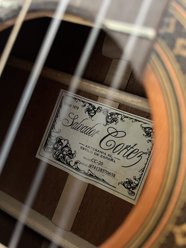 Gitara Salvador Cortez CC-20