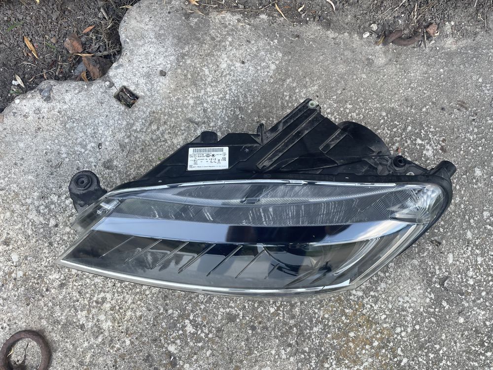 Lampa przod lewa Skoda Superb III Xenon led stan bdb oryginał europa