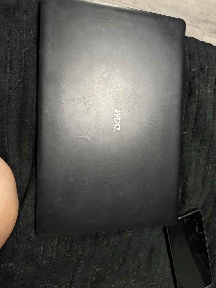 Laptop dgm uszkodzony