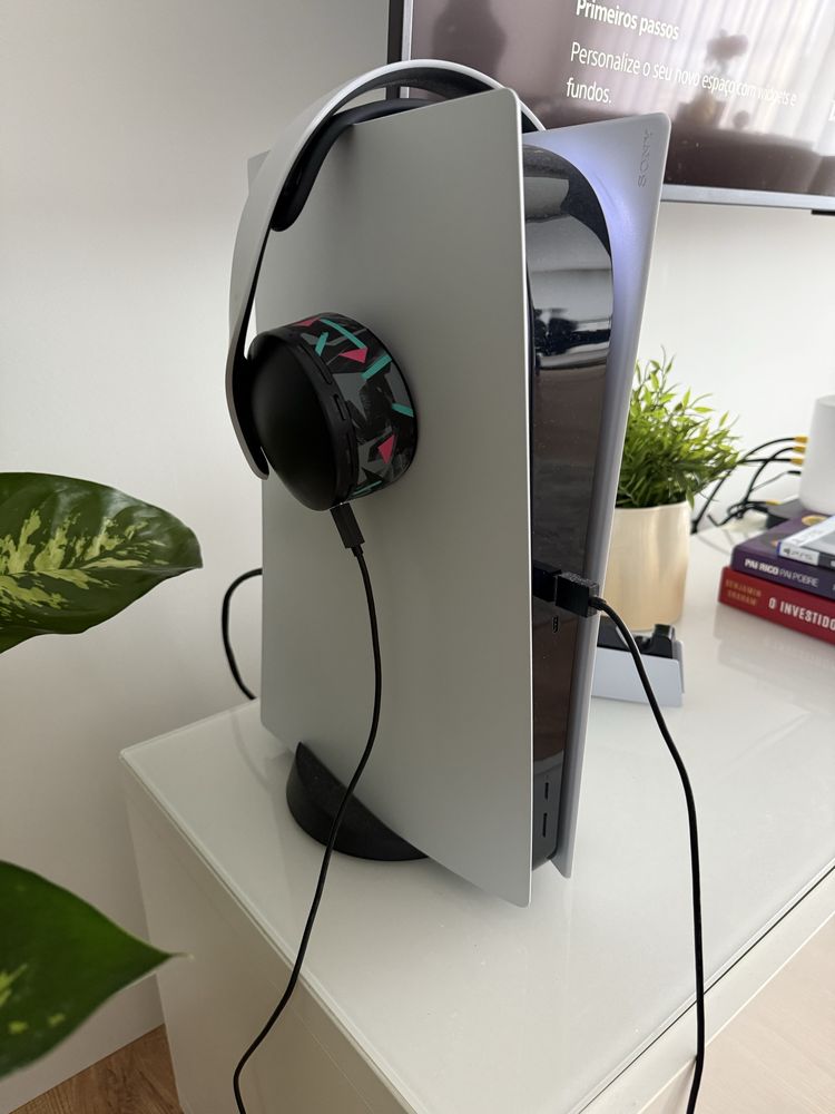PS5 Standard (c/Leitor CDs)