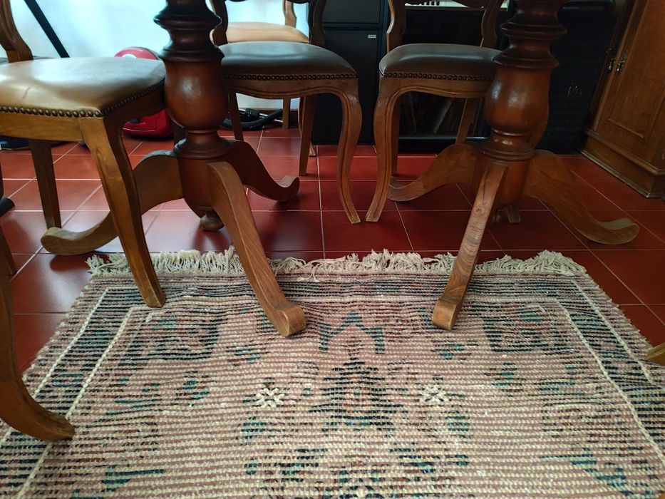 Mesa de jantar oval em madeira de Castanho, extensível + 6 cadeiras