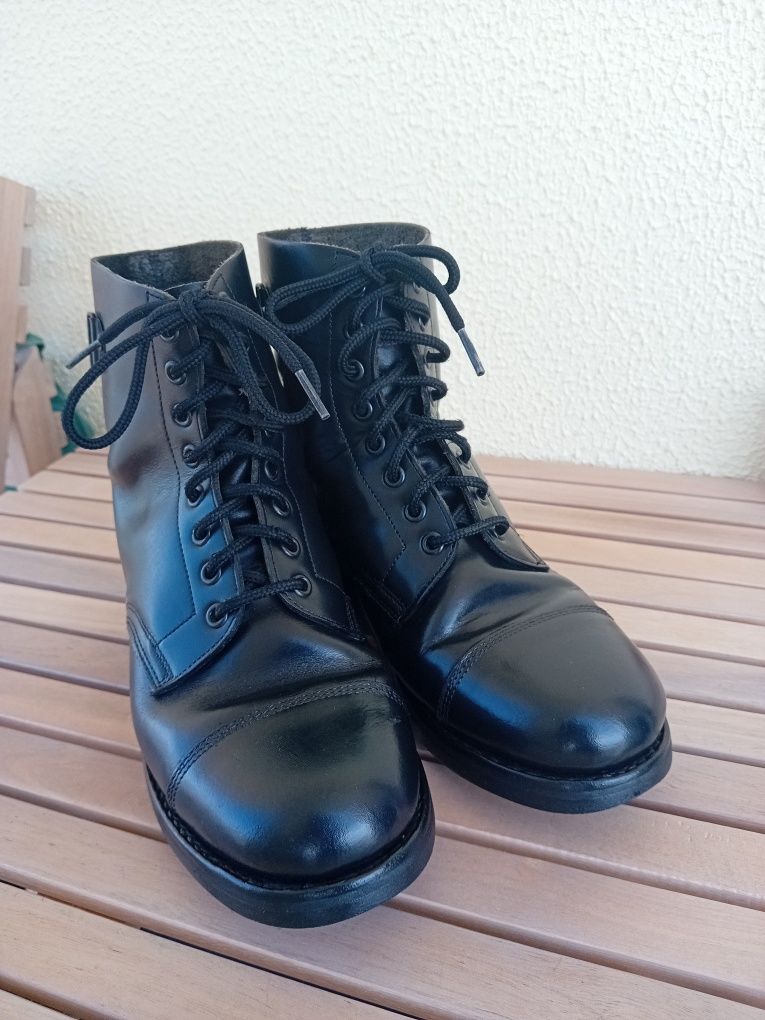 Botas colégio militar