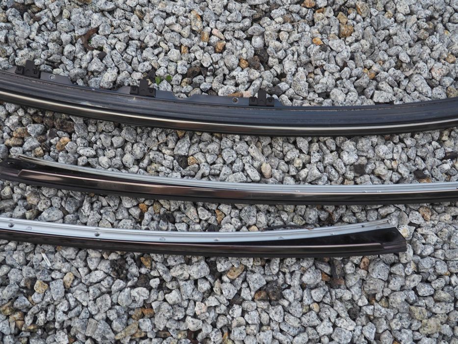 Listwy szyby przedniej mercedes R129 SL