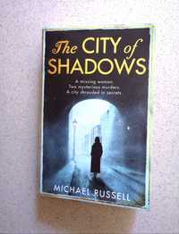 Livro "The City of Shadows" de Michael Russell (livro em Inglês)