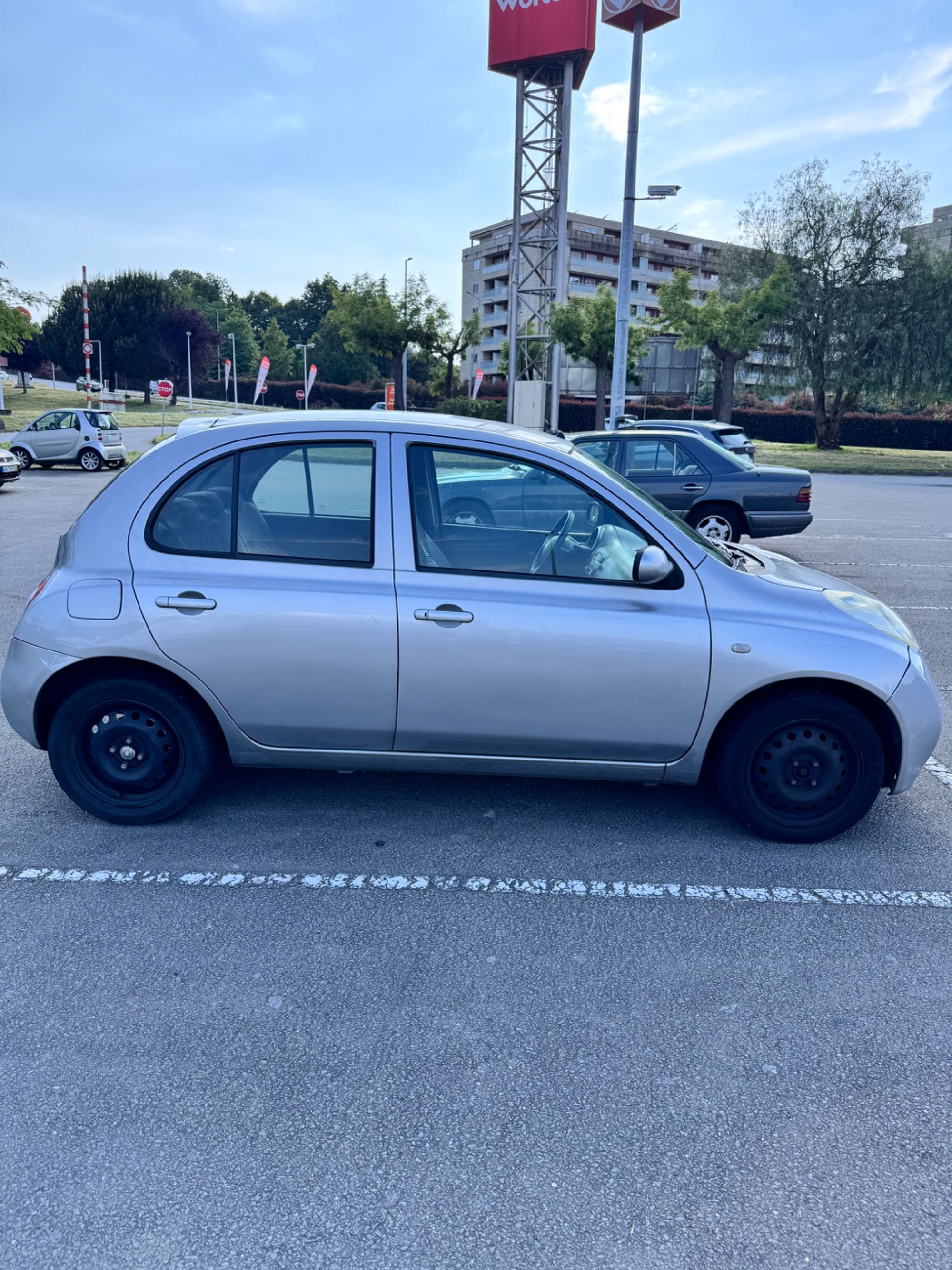 Nissan Micra 2004 em perfeito estado
