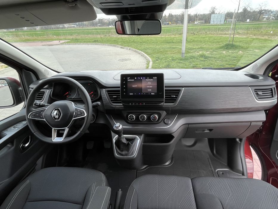 Wypożyczalnia samochodów Wynajem busa 9 osobowego box w cenie