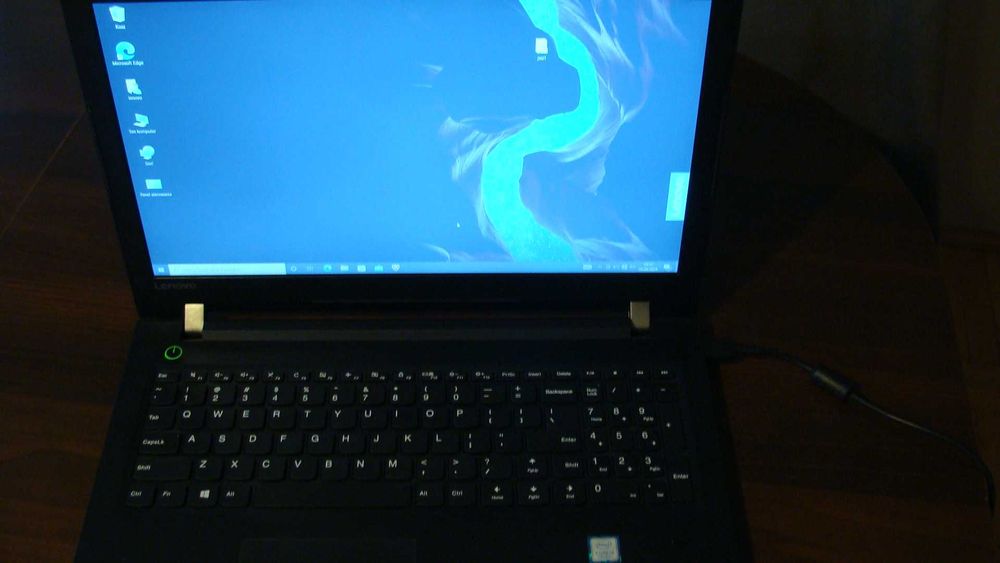 Laptop Lenovo /Proc. Intel i3-th7gen/500 GB/ FullHD 15,6"