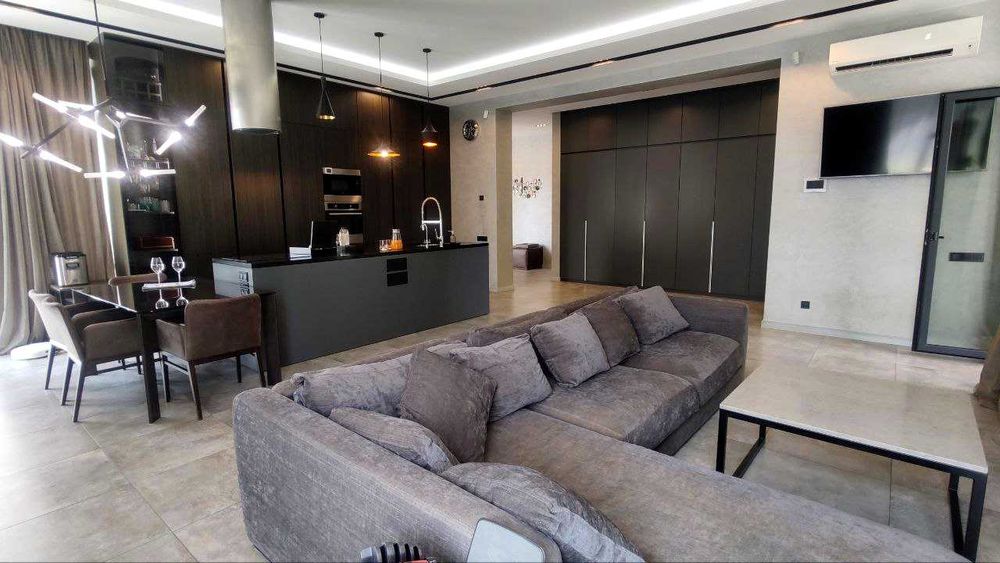 Продажа стильного уютного дома Новоалександровка у реки