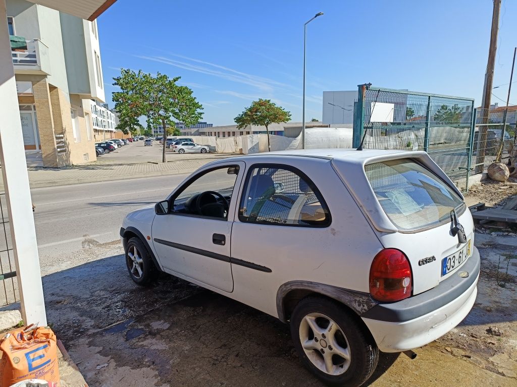 Opel corsa em excelentes condições motor Isuzu 1.7 apenas 210.000km