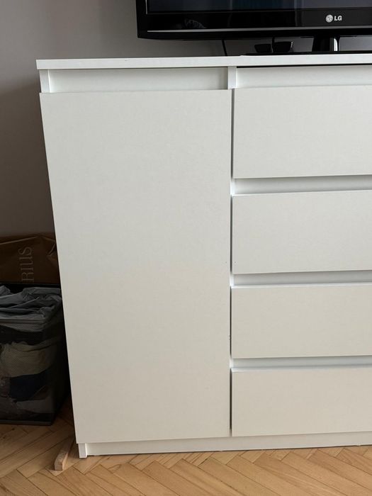 Komoda biała cztery szuflady szafki