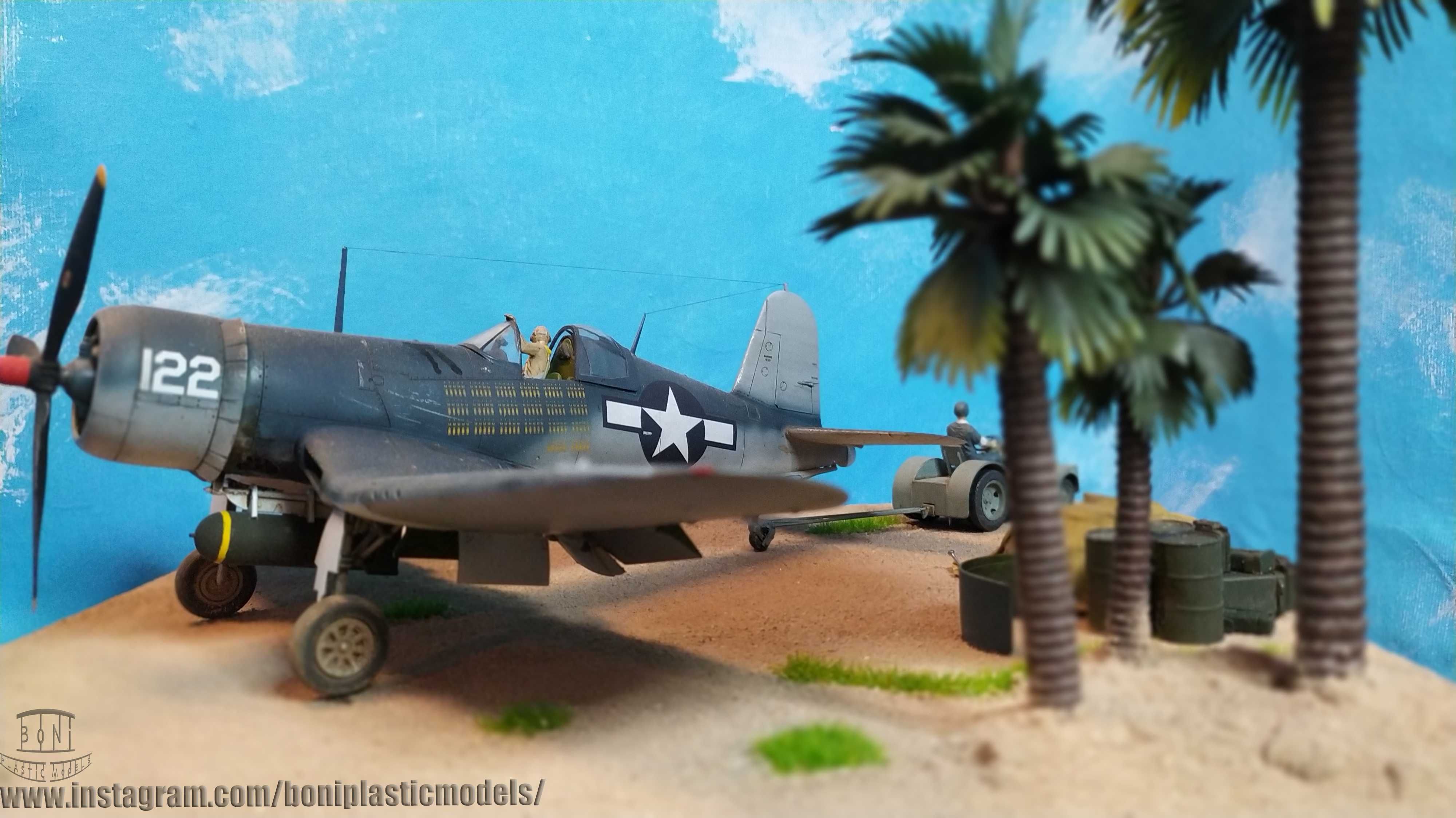 Diorama - aeronave F4U-1A Vought Corsair - US Navy escala 1:48