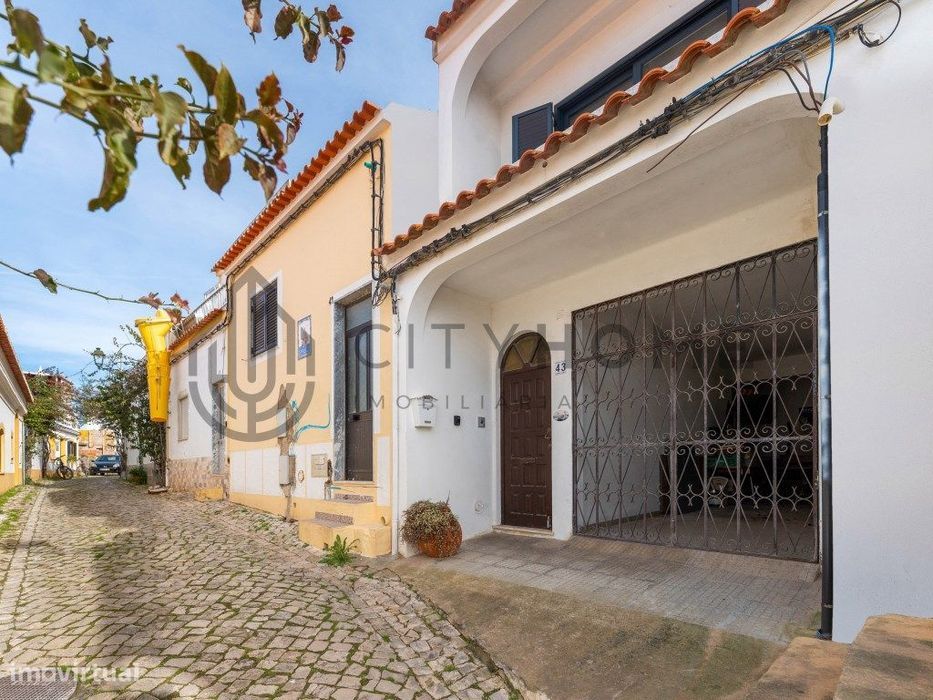 Moradia T3 em banda com Garagem