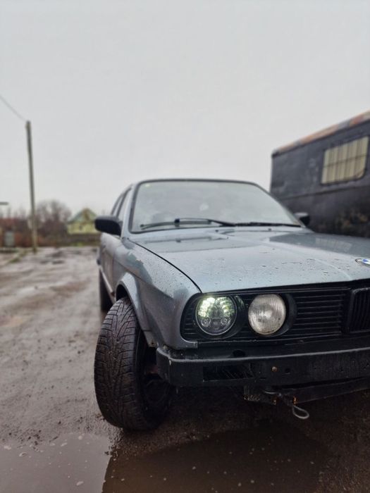 Продам      BMW 324D