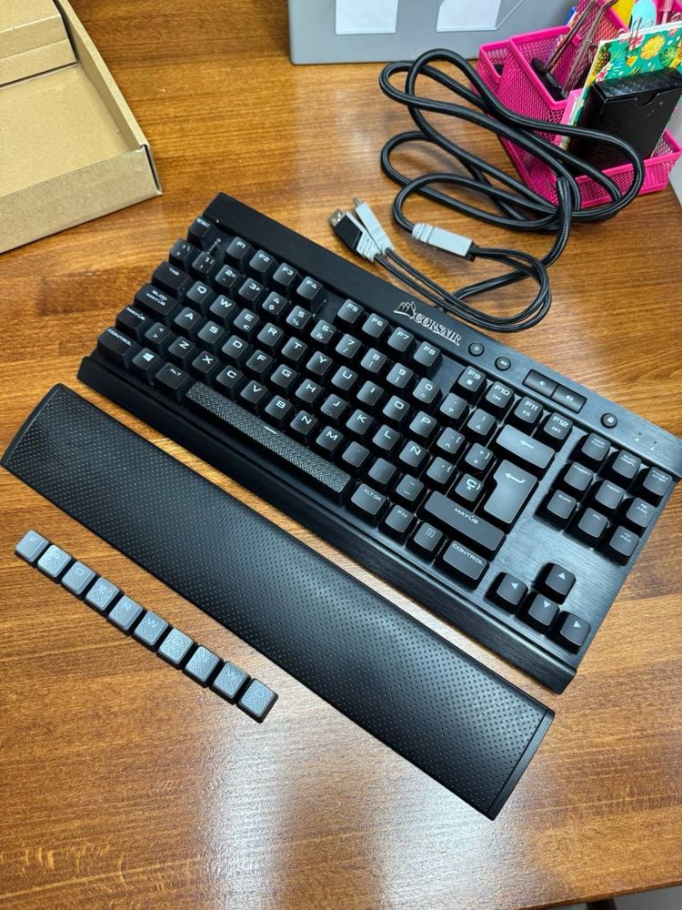Corsair K65 cherry mx Speed RGB