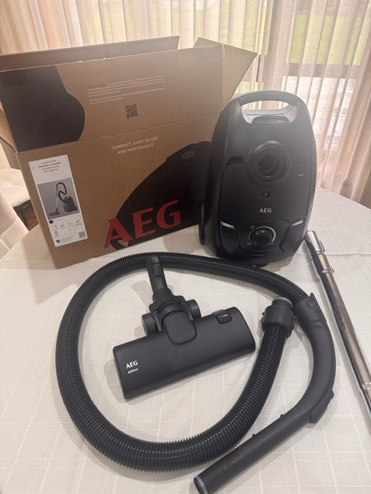 Aspirador com saco AEG