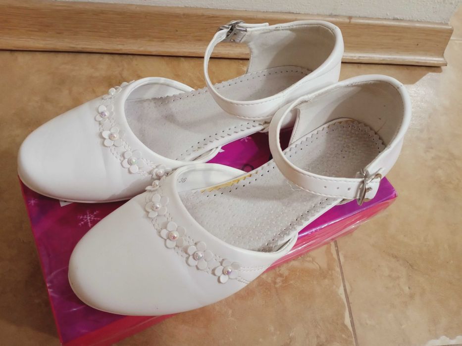Sprzed buty komunijne roz 36