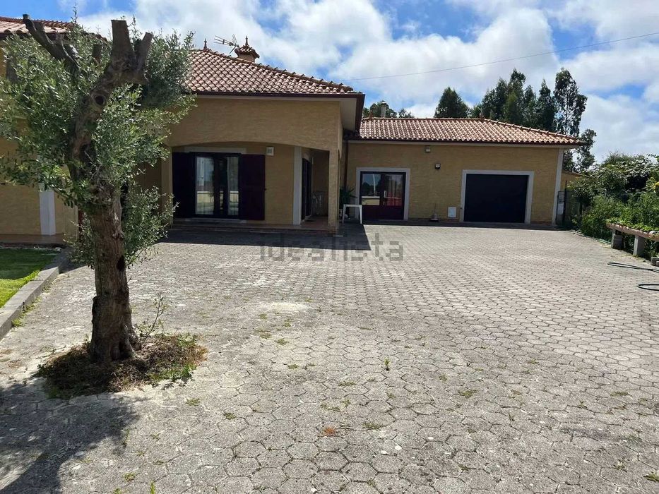 Magnifica Moradia T3 Isolada e Térrea com Piscina