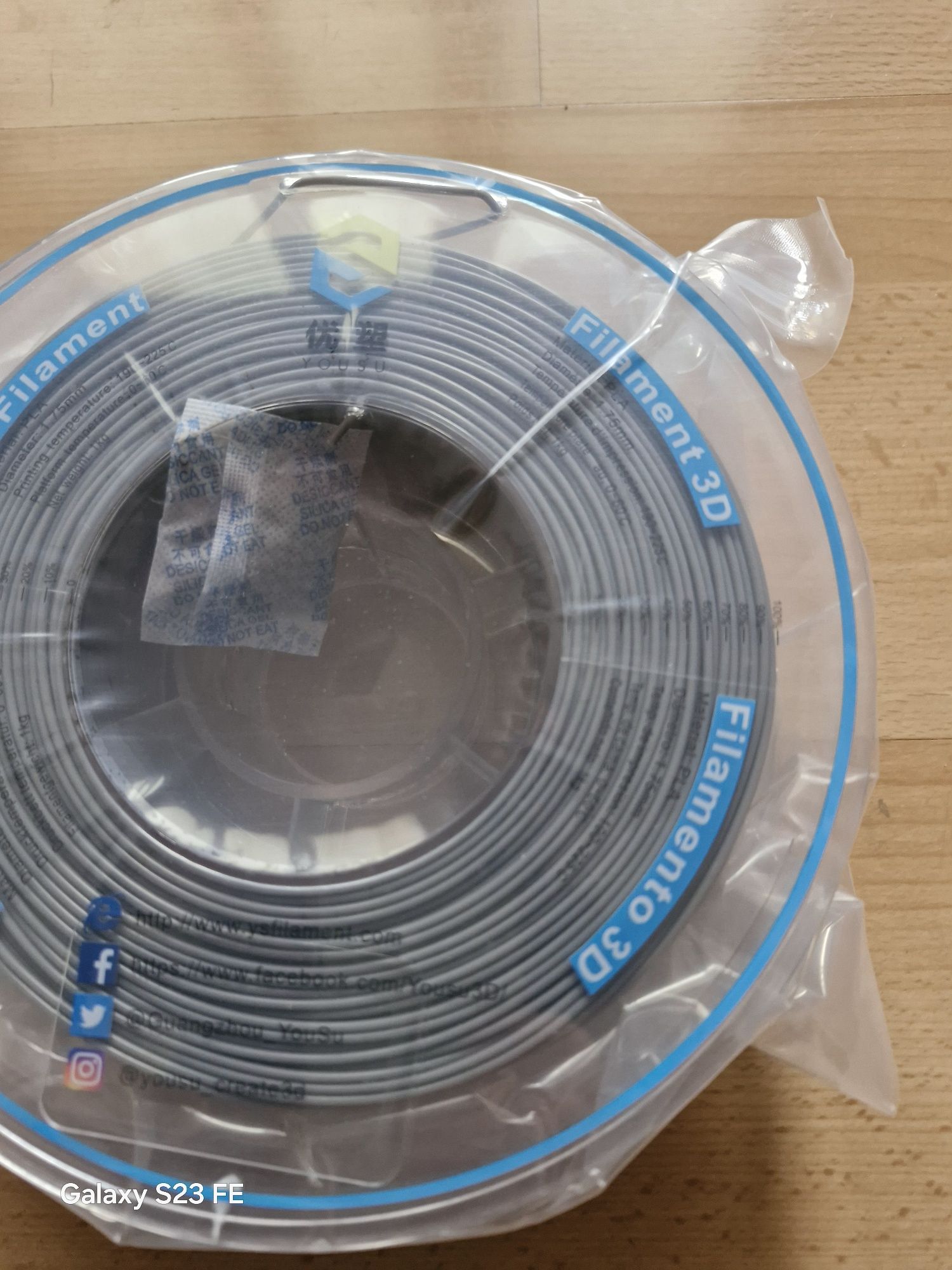 Filament do drukarki 3D  czarny , szary 1 kg