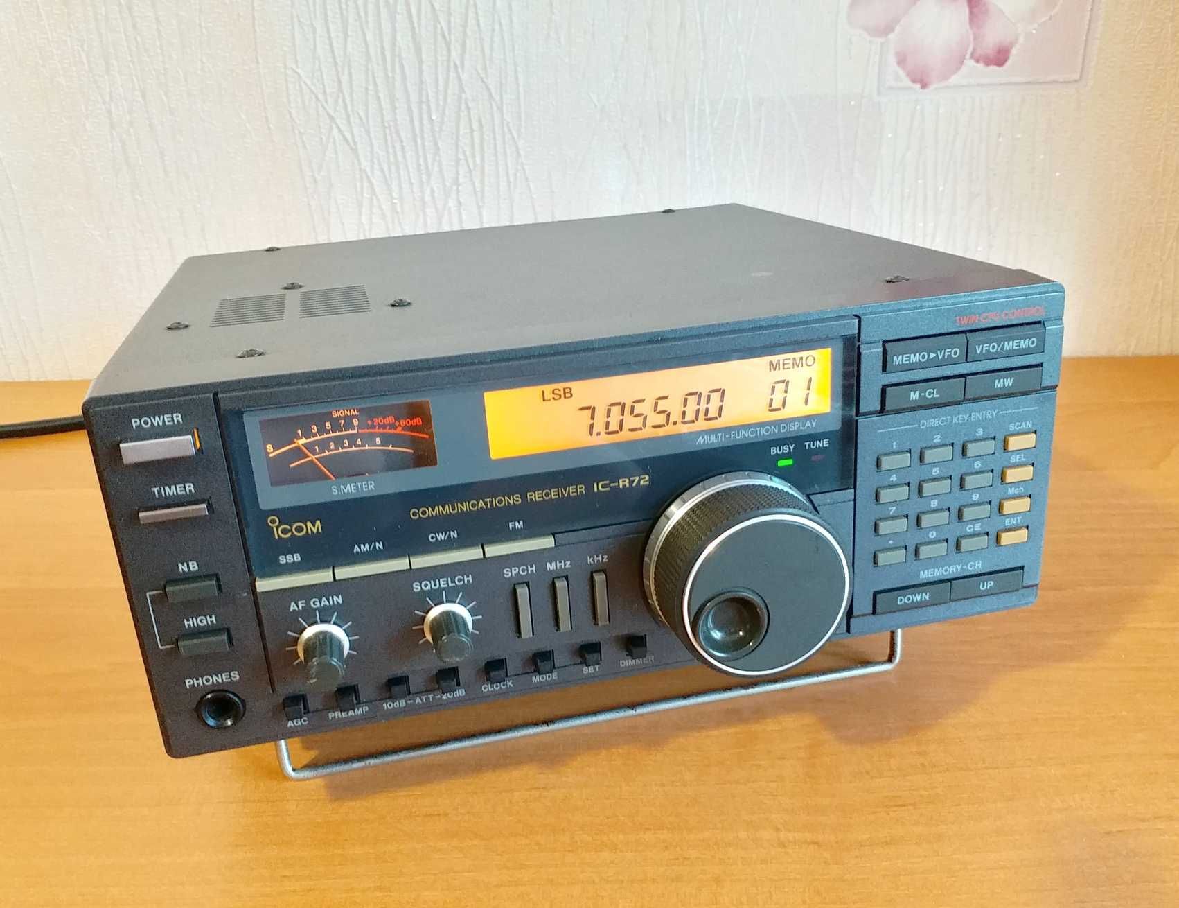 Всеволновый КВ Icom IC-R72