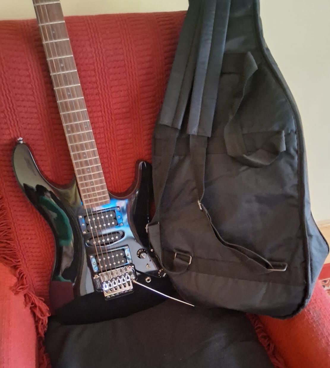 Gitara Dimavery, floyd rose