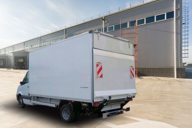 Грузоперевозки Днепр Украина .Подача машины бесплатно до 30 минут.