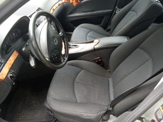Mercedes E320 W211