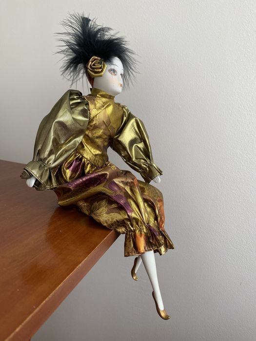 кукла клоун статуэтка