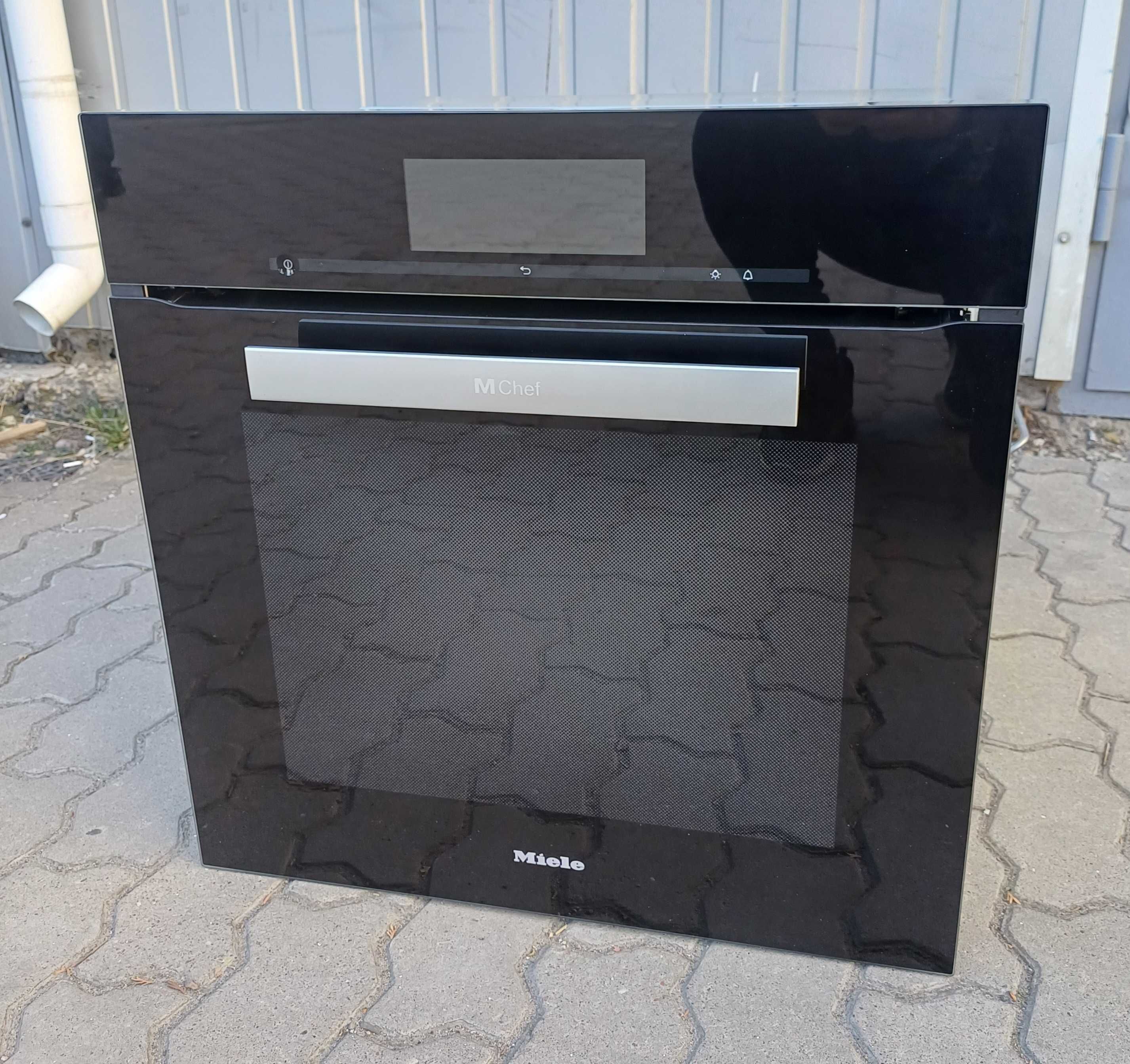 Вбудована духова шафа духовка пароварка Miele MShef DO6860 чорна