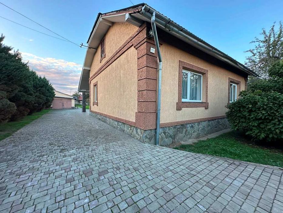 Продається будинок у Центрі міста