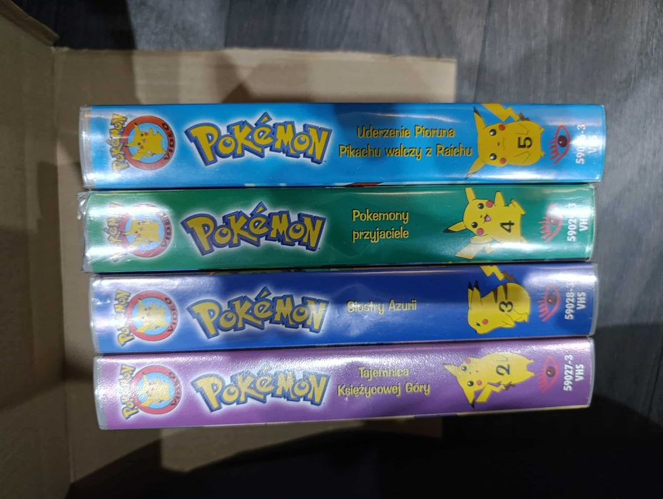 Kolekcja 63 kaset VHS z Bajkami.