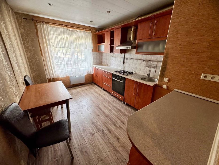 Продам 3к ж/м Перемога, яхт клуб Січ