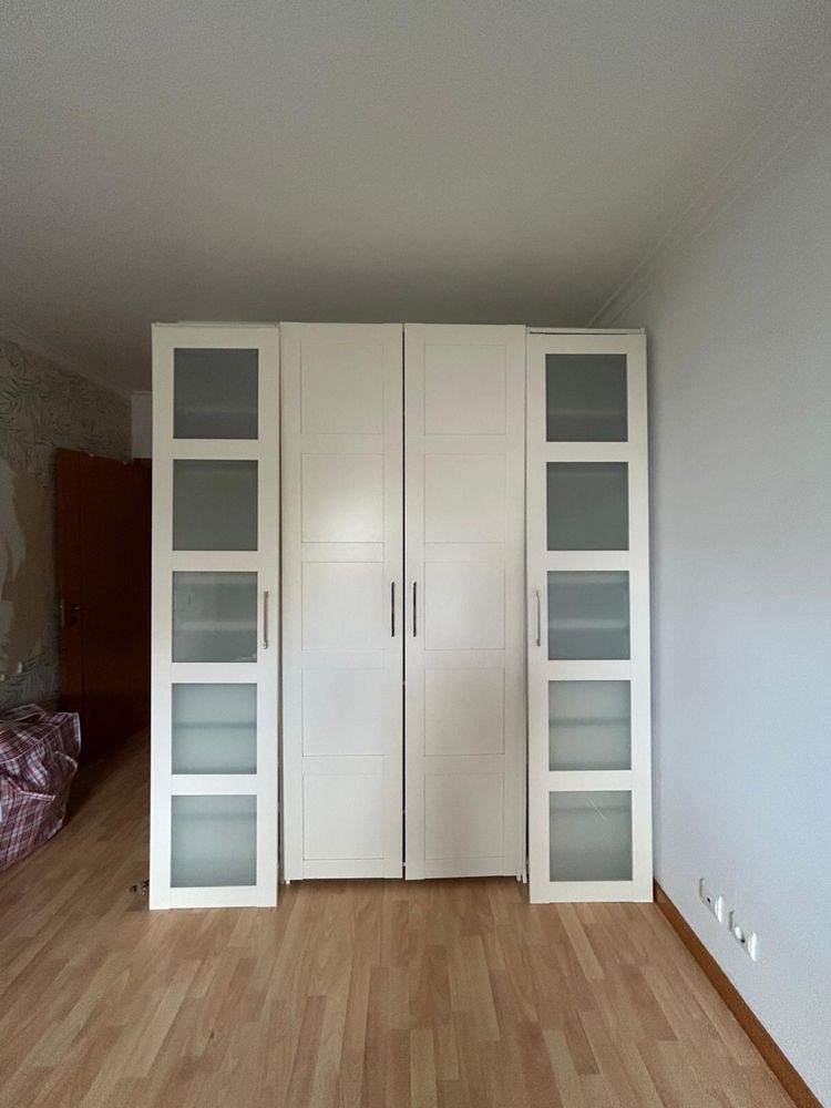 Roupeiro do ikea branco com varias gavetas