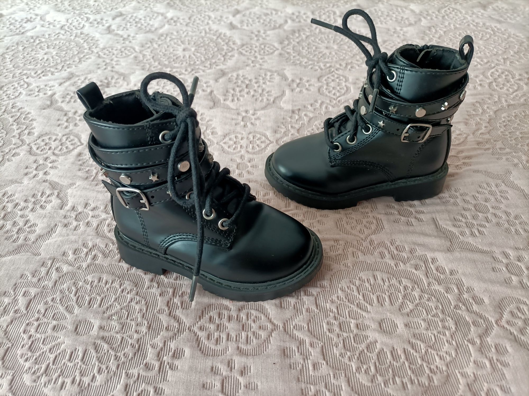 Botas n22 rigorosamente novas