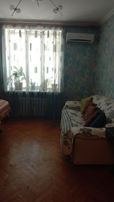 Продам 3х кімнатну квартиру в центрі Запоріжжя.