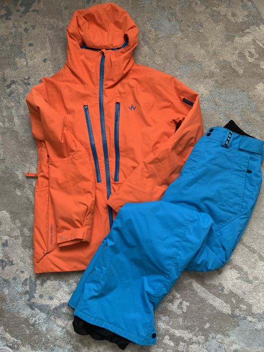 Сноубордичний костюм