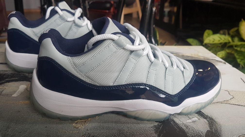 Air Jordan 11 low georgetown EU43