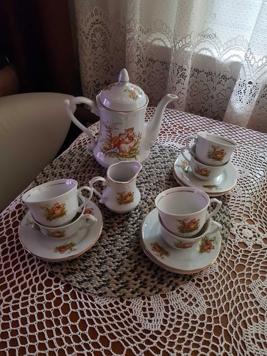 Serwis kawowy z porcelany Włocławek, pozłacany