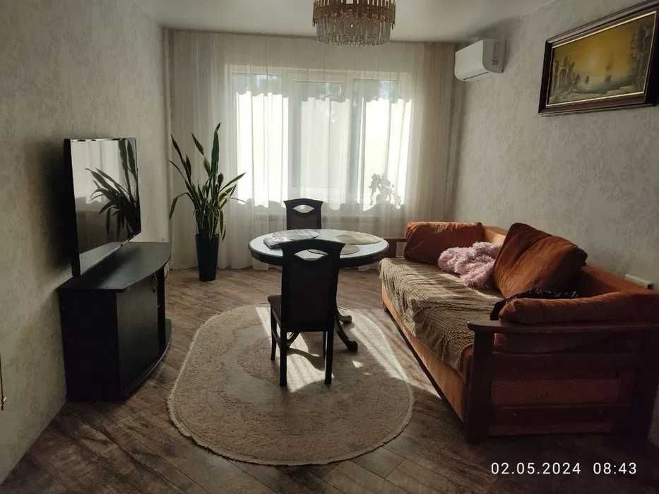 Продам 3 комнатную квартиру с ремонтом мебелью и бытовой техникой