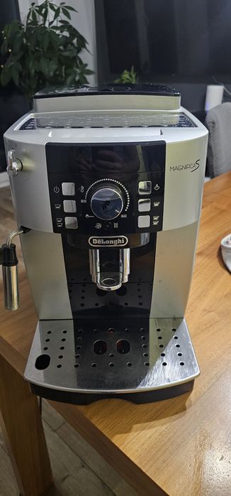 Express do kawy de Longhi Magnifica S