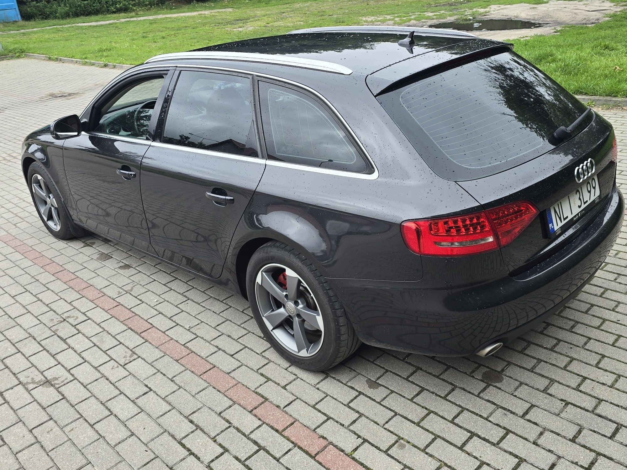 Audi a4b8 2010r 2.7V6
